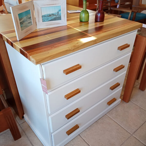 Cómoda blanca