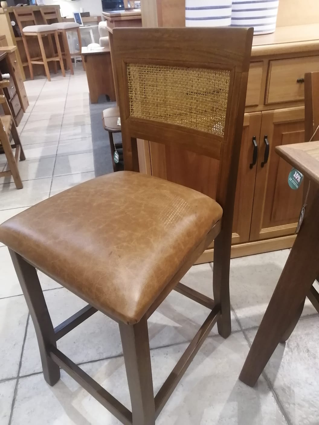 Banquetas con rattan